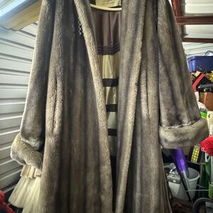 Vintage 1970 Elegant Gray Faux Fur Coat